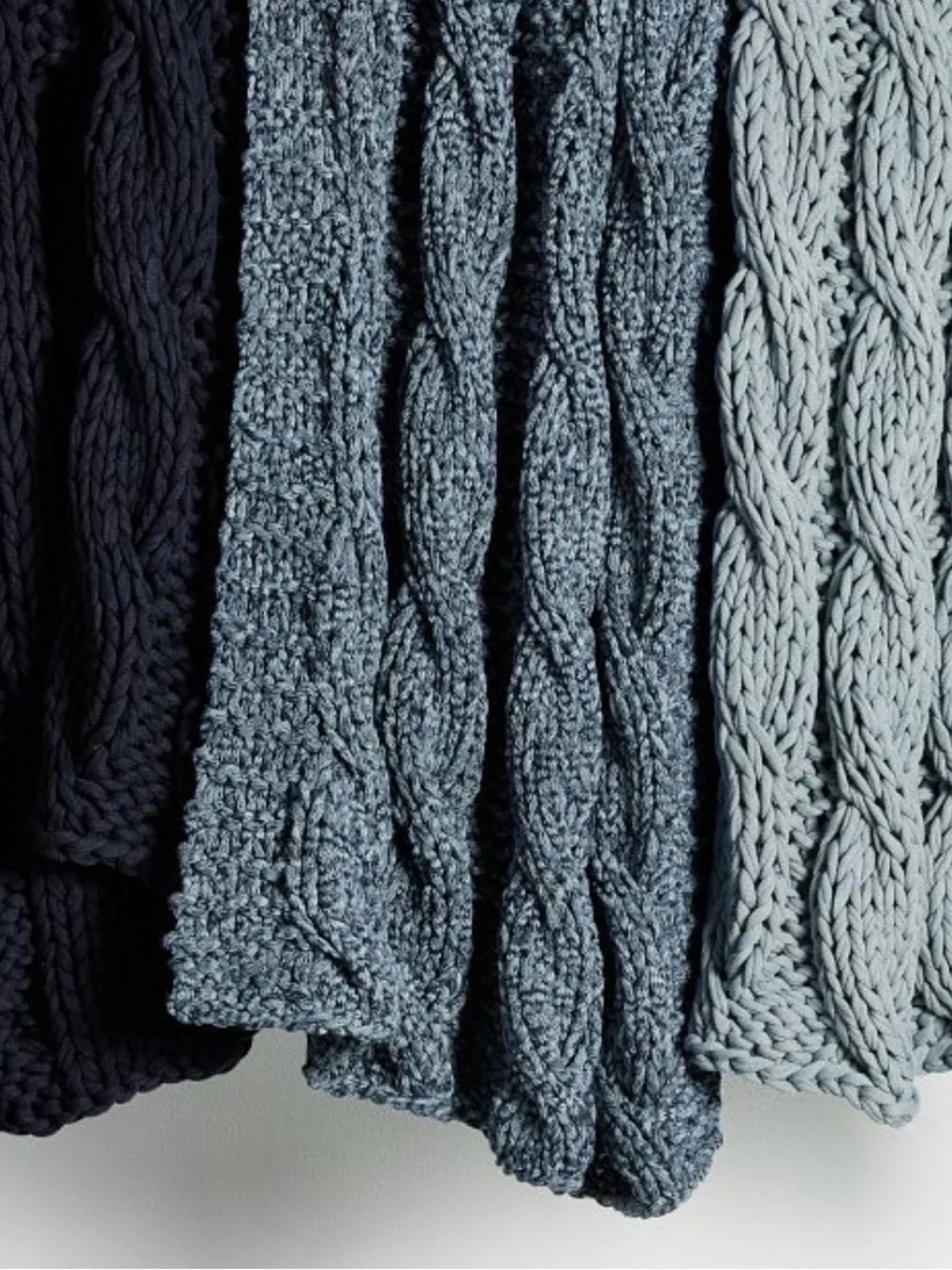 Pottery Barn Chunky Knit Throw Blanket - Light Blue